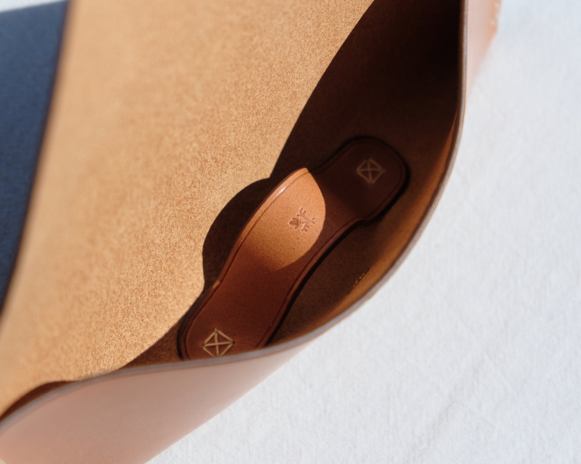 Snap Pocket Eyeware Case - Camel